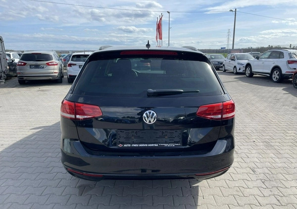 Volkswagen Passat cena 36900 przebieg: 246400, rok produkcji 2015 z Mikołajki małe 56